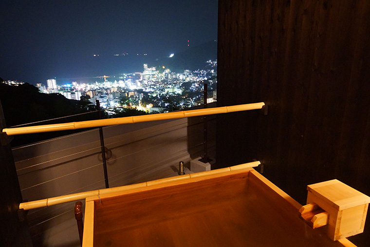 絶景掛け流しの貸切露天風呂